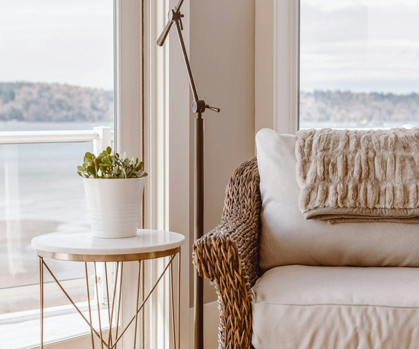 Choosing the Perfect Floor Lamp for Your Living Room | Amazing Lighting