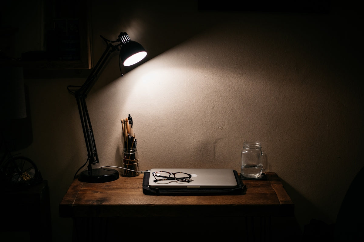 Easy Steps to Create the Perfect Lighting Ambiance at Work with Desk Lamps.