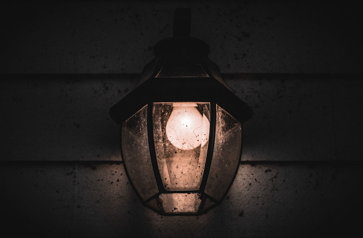 black pendant lamp