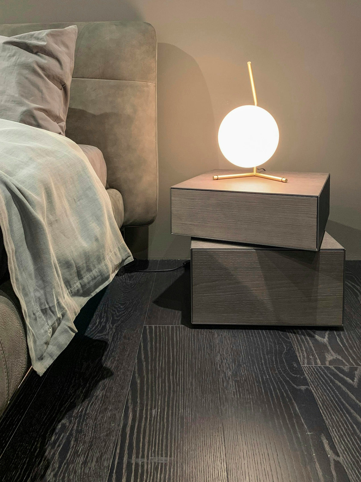 The History of Floor Lamps: From Gaslight to LED.