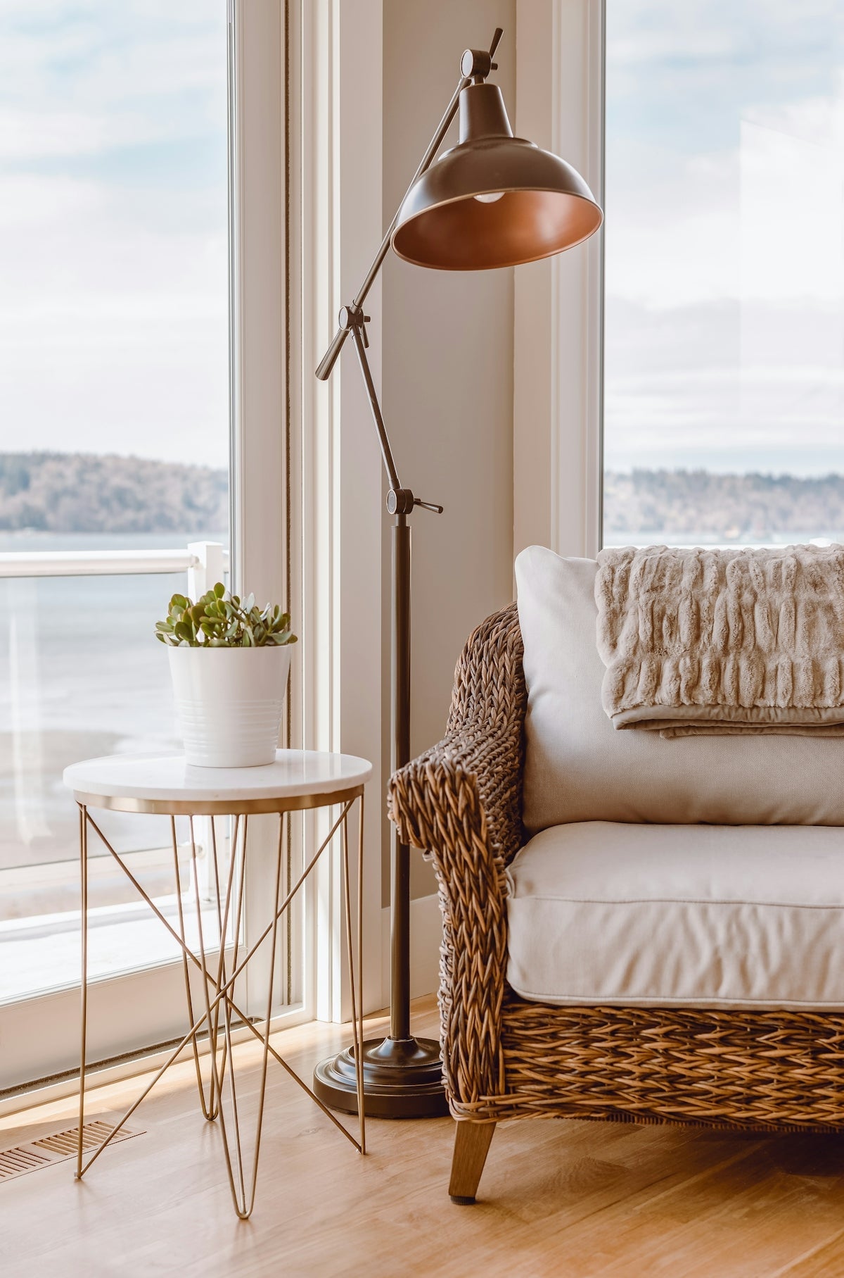 Solving Common Floor Lamp Problems with Easy Fixes.