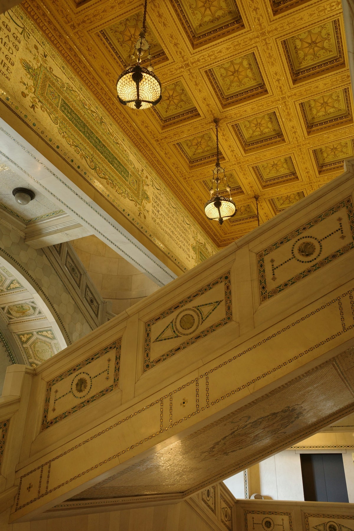 A view of the ceiling of a building