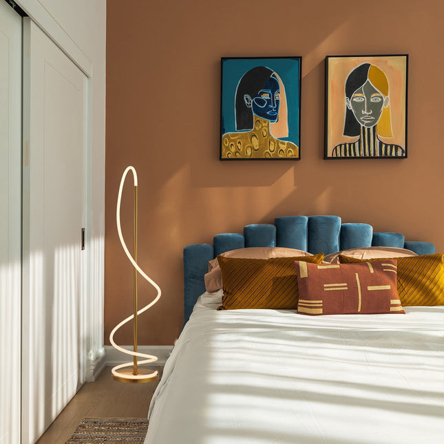 Lyona LED Floor Lamp - Gold Modern Metal Lighting for Home.