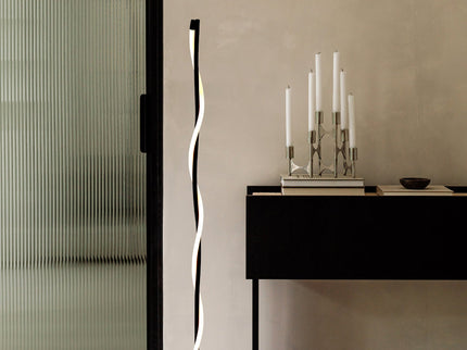 Rio Dimmable LED Floor Lamp Black for Modern and Stylish Lighting.