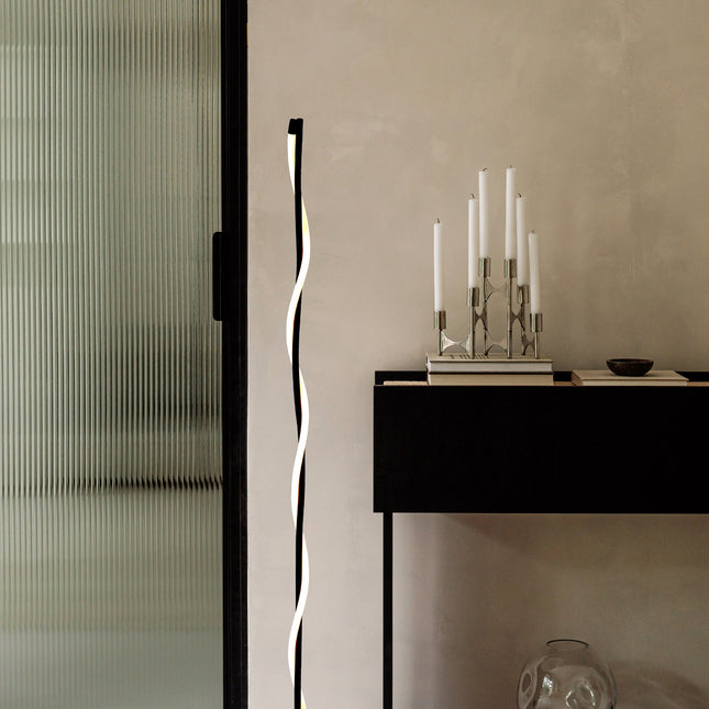Rio Dimmable LED Floor Lamp Black for Modern and Stylish Lighting.