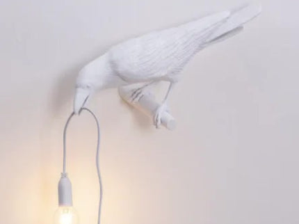 White Bird Right Wall Lamp Nordic Resin Bird Wall Lamp Creative Animal Bedside USB Night Light for Bedroom and Living Room.